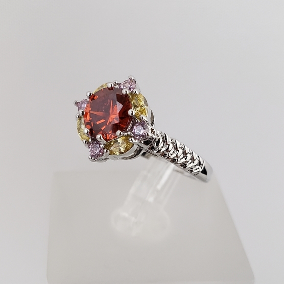 18k Mandala Ring - Picture 5 of 8